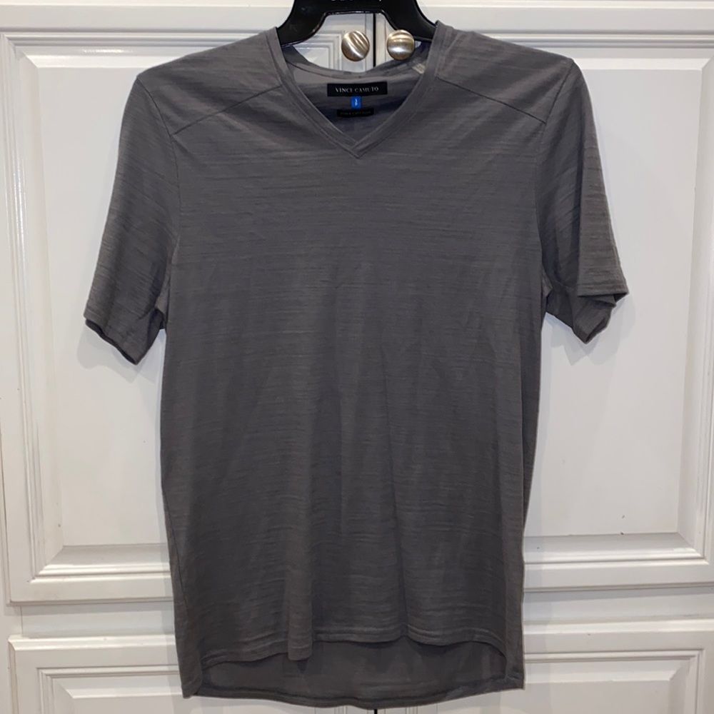 Vince Camuto v neck Pima cotton gray tee Mens size small